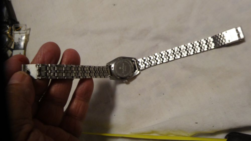 Montres: ALPHA DAMEN KLEIN UHR.QUARTZ.LÄÜFT – D'occasion à zürich par ahmad01 2