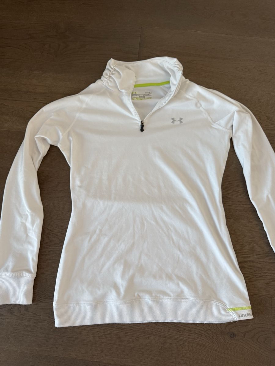 Under Armour Pullover & Sweatshirts: Pull de sport Under Harmour L femme – Neu (gemäss Beschreibung) aus Sion von leb_7y5g