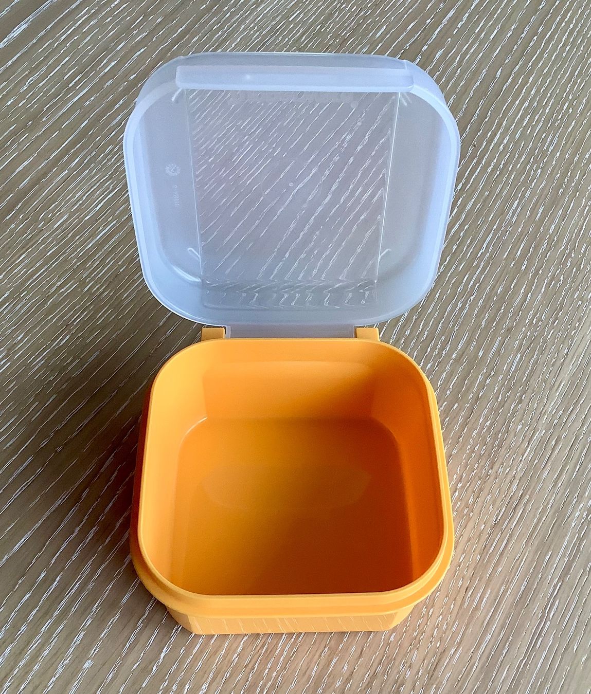 Tupperware Contenitori & Simili: Tupperware Orange 450ml, Top Zustand, Lunchbox – Usato da Züberwangen venduto da benjause