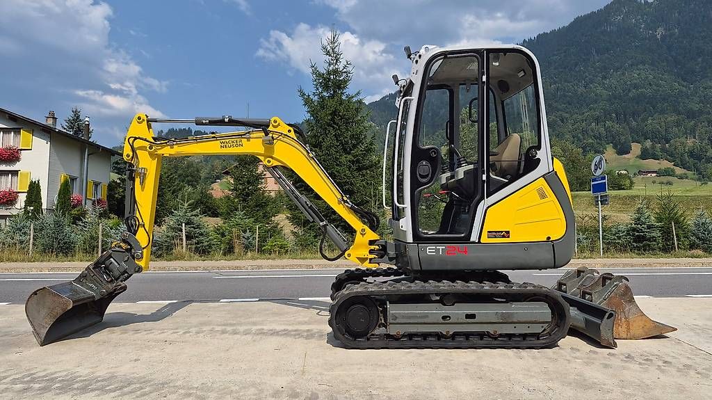 Wacker Neuson Excavateurs: Kettenbagger Bagger Wacker Neuson ET24  Jg. 2022 1330 Std – D'occasion à Schüpfheim par grischa01 3