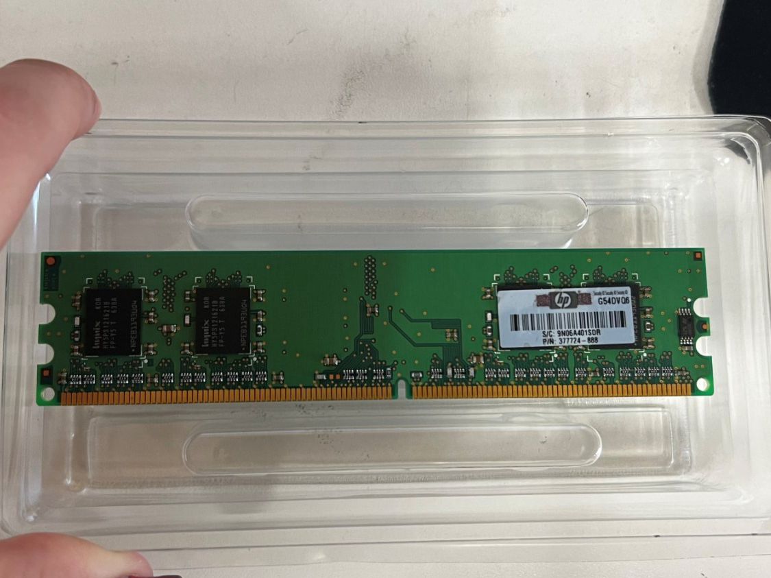 Hewlett Packard Schede di memoria: Memory 256MB DDR2-667 PC2-5300Dimm Memory – Nuovo (secondo la descrizione) da Gossau ZH venduto da OrderflowAG