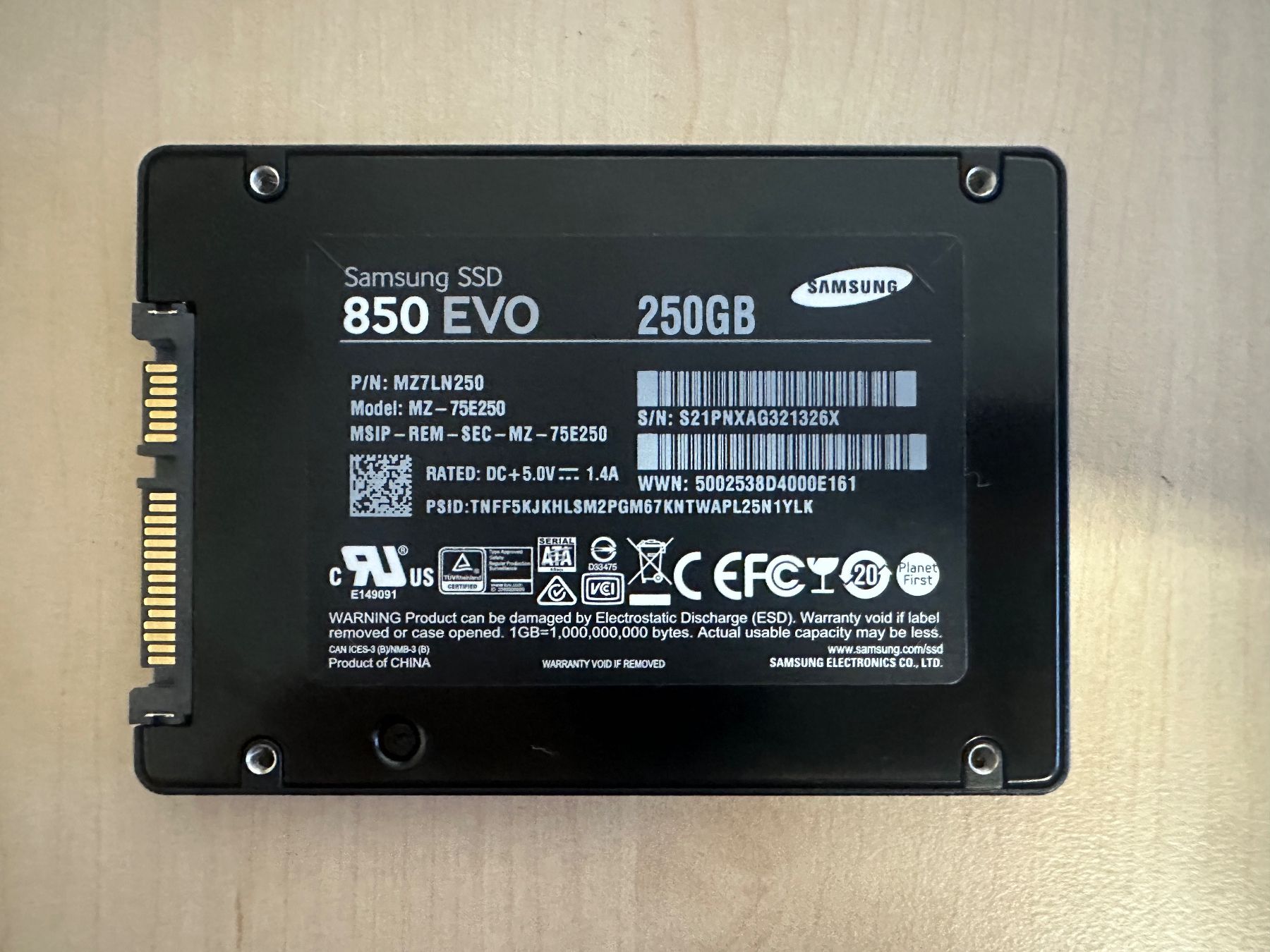 Samsung Dischi rigidi: Samsung SSD 850 EVO 250 GB – Usato da Ebikon venduto da Miri1101