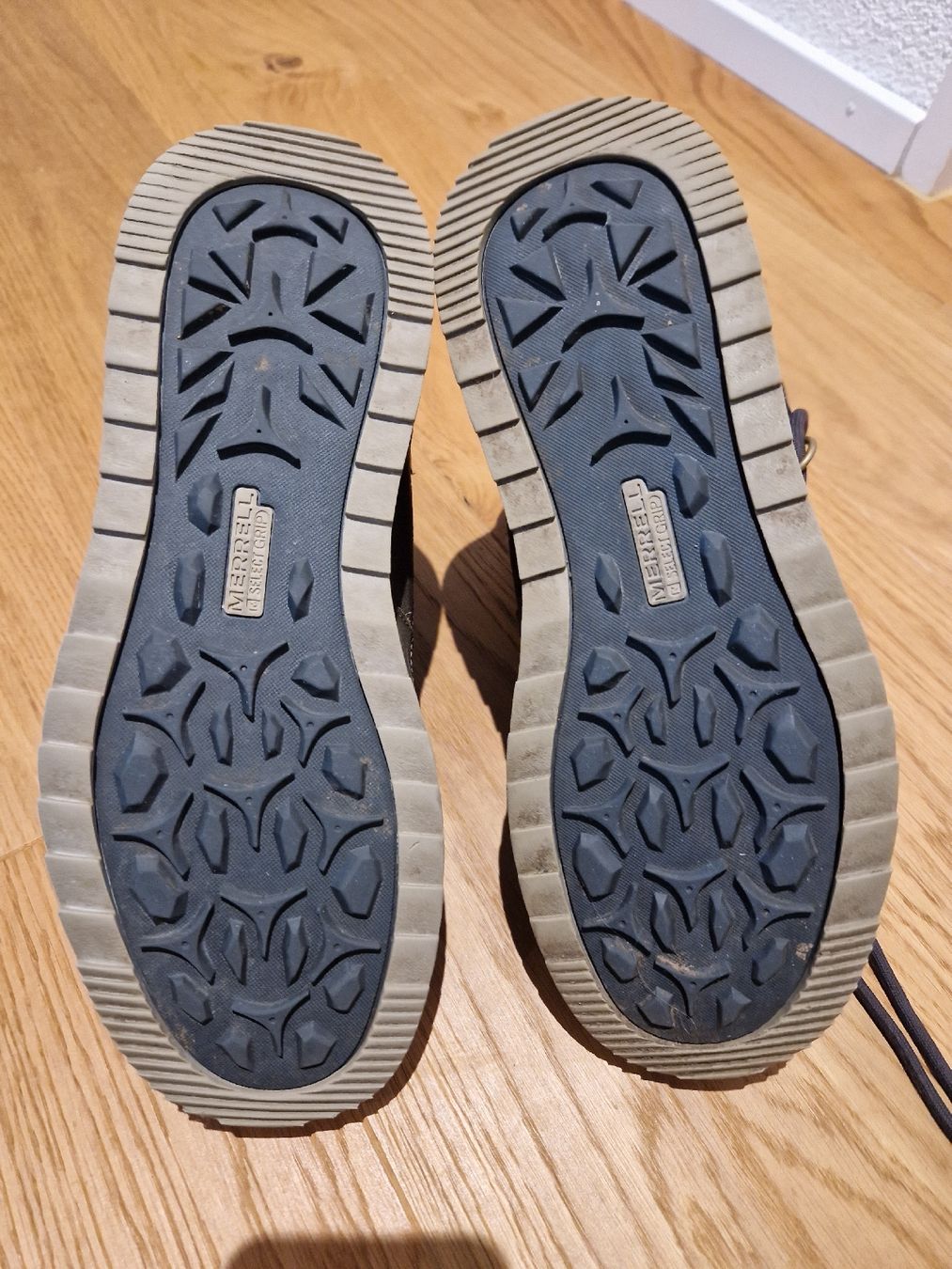 Merrell Scarpe da uomo: Robuste Merrell Herbst- /Winterschuhe Gr. 43.5 – Usato da St. Gallenkappel venduto da Kevinofski 6
