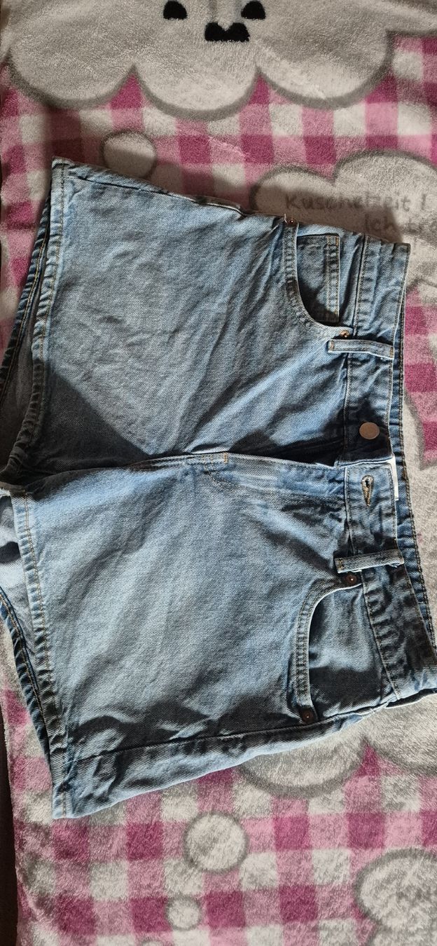 H&M Jeans: Jeans Shorts Damen hellblau Grösse 36  – Neu (gemäss Beschreibung) aus Windisch von Europapark18
