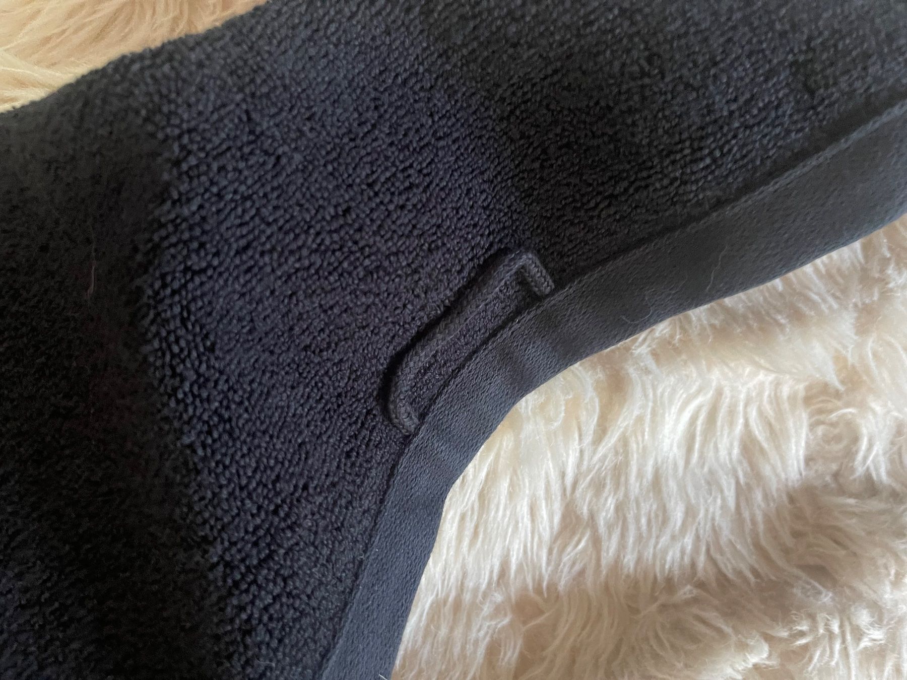 Bettwäsche: Handtuch aus 100 % Baumwolle mit eingesticktem Monogramm – Neu und originalverpackt aus Meilen von tea_n6fg 2