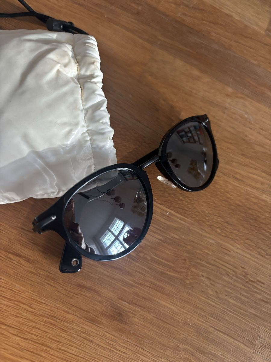 Moncler Brillen & Gläser: Moncler Sonnenbrille Schwarz – Gebraucht aus Zürich von fab.gr 1