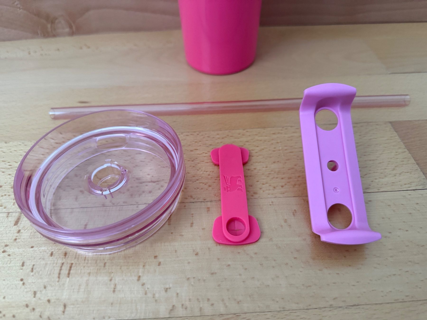 Contenitori & Simili: Pinker Stanley Trinkbecher mit Strohhalm – Usato da Reinach AG venduto da Majo.K 7