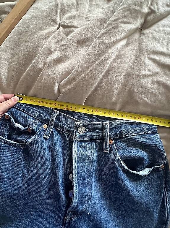 Jeans: Levi's Premium 501 Jeans W26 L26 – Usato da Versoix venduto da L_armoire_d_isa 3
