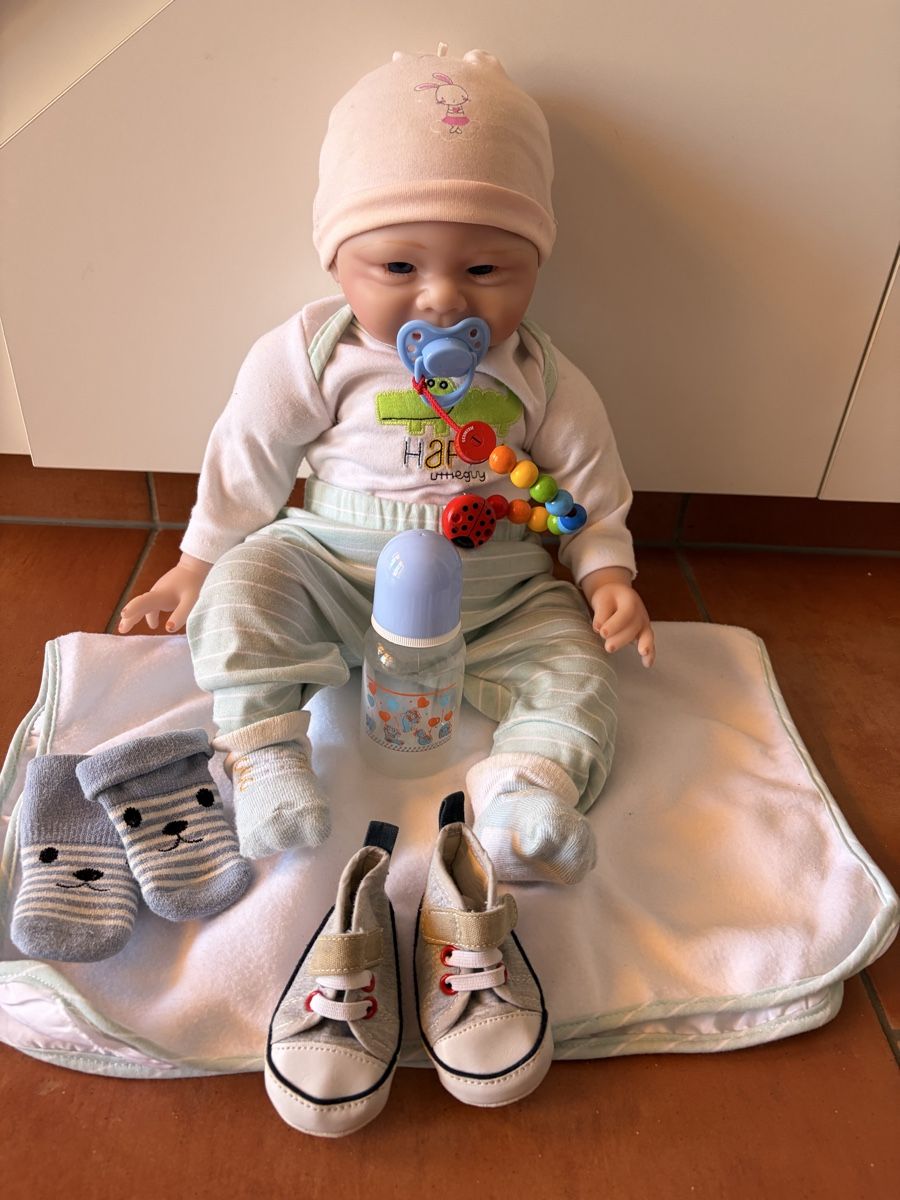 Puppen: Lebend aussehende Puppe mit Kleidern/ Schuhe.. – Gebraucht aus Möhlin von seerose6