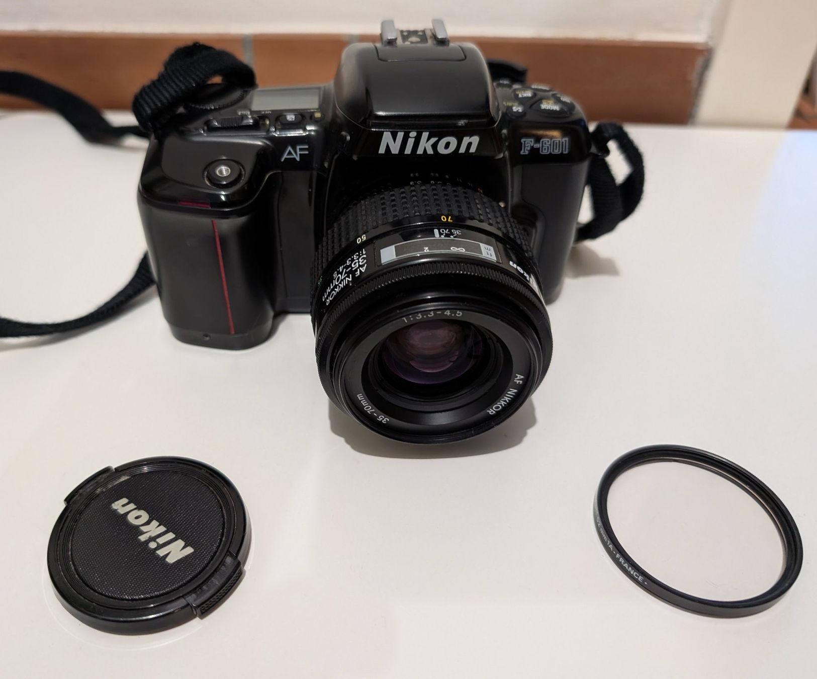 Nikon Fotocamera: Nikon F-601 Spiegelreflexkamera mit Objektiv – Difettoso da Pfaffhausen venduto da angliker