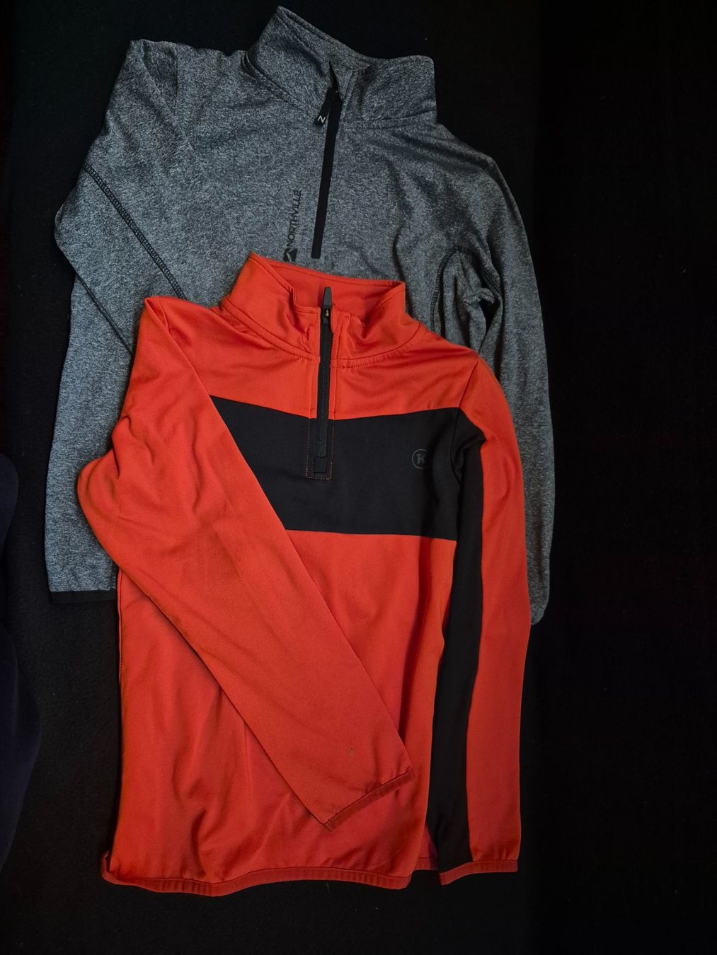 Pullover & Sweatshirts: 2er-Set Midlayer/Ski-Langarmshirt – Gebraucht aus Winterthur von Butzel