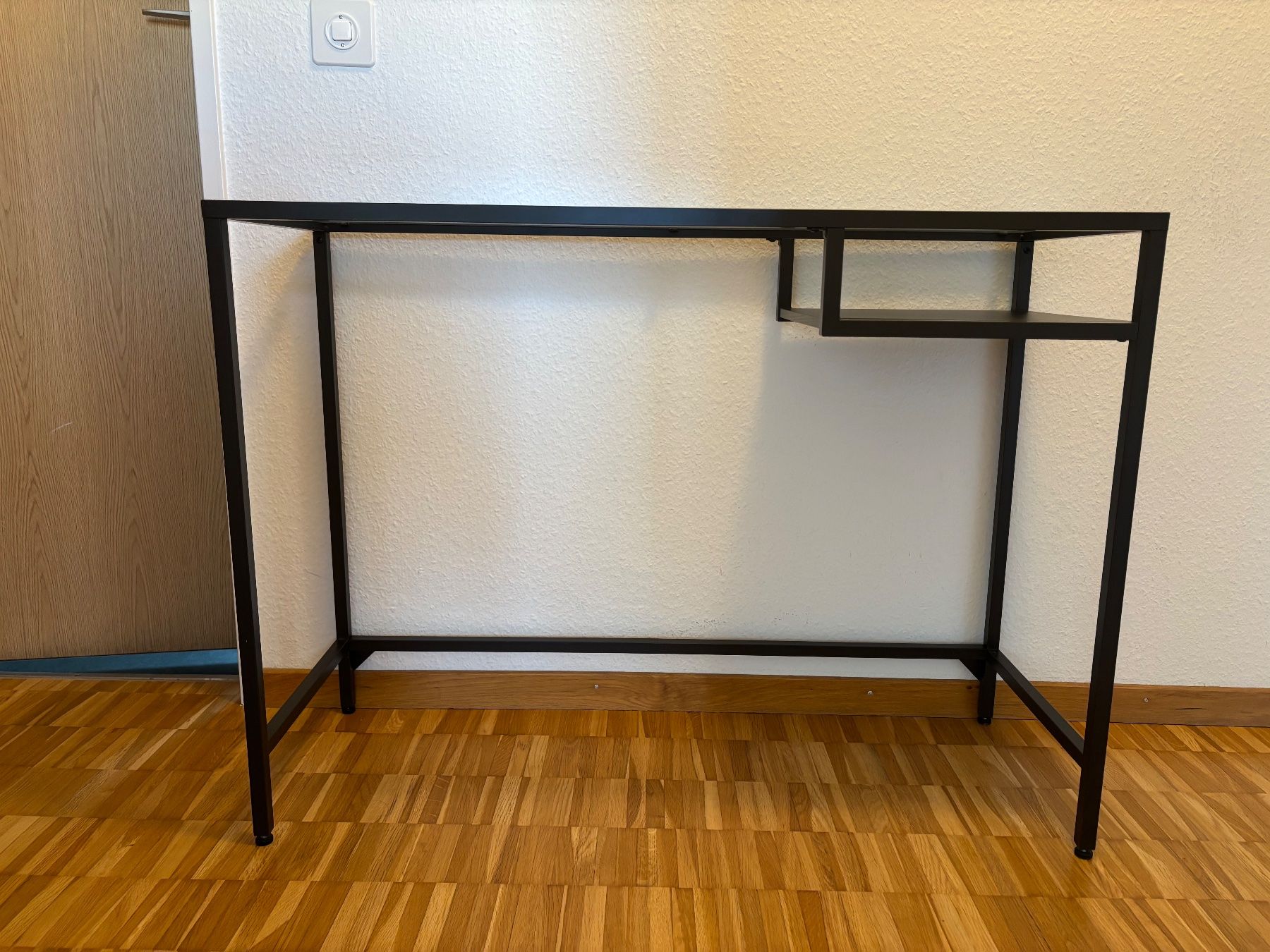 Interio Scrivanie: Schreibtisch aus Metall/ Glas – Usato da Küsnacht ZH venduto da Tdeo