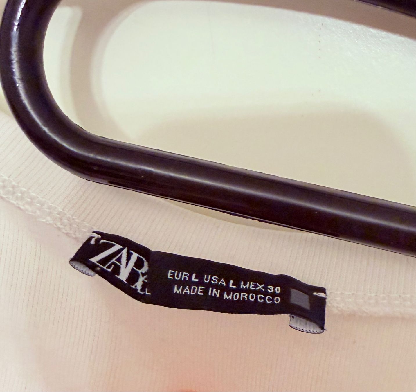 Zara Chemisiers: • Einfaches Shirt / Bluse • – D'occasion à Basel par mendoza13 2