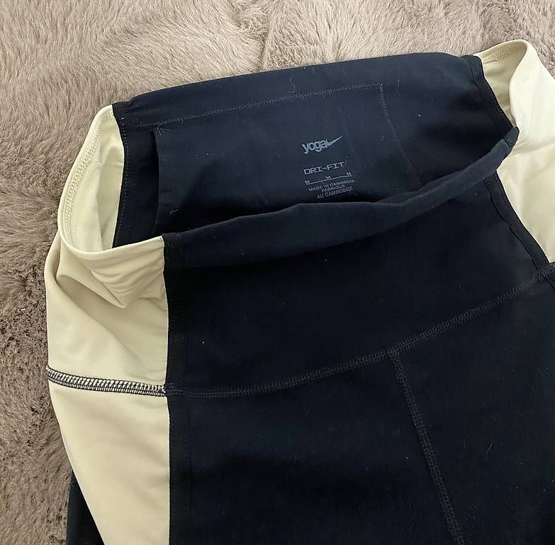 Leggings: Nike Leggins schwarz/beige – Usato da Gerzensee venduto da mil_792n 3