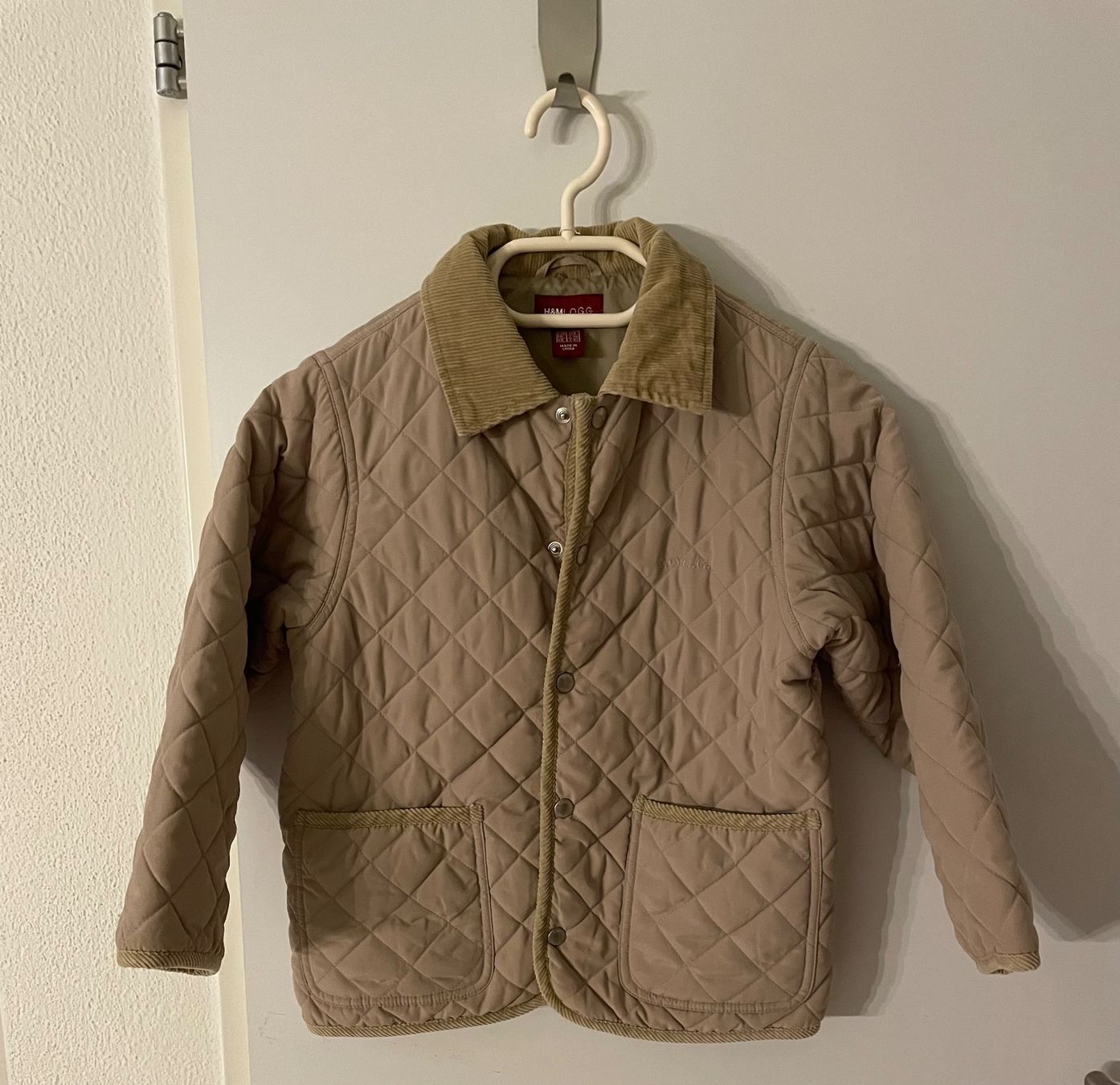 H&M Giacche & Cappotti: Kindersteppjacke GR. 128 – Usato da Urdorf venduto da leoale