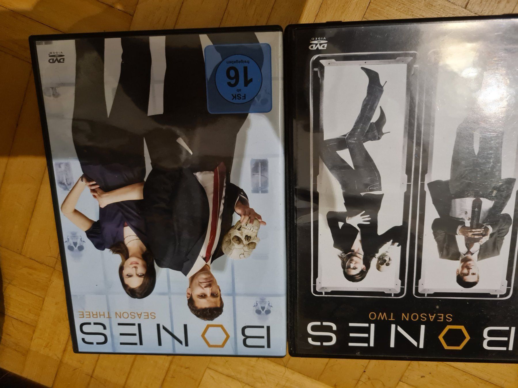 Tutti i DVDs: Bones Staffel 1-3 – Usato da Brüttisellen venduto da Miralaurea 1