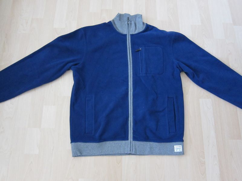 Esprit Vestes: Esprit Fleece Jacke Gr. Xl – Neuf avec emballage d'origine à Sachseln par Palur