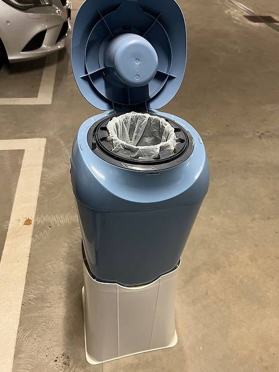 Poubelles: Poubelle bébé – D'occasion à Chessel par Alyssia83 1