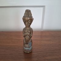 Versand möglich! Evtl. Bronze + afrikanisch? Hübsche Figur