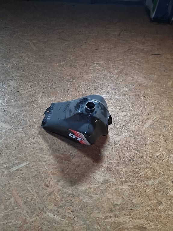 Accessori per altri veicoli: Tank DT 125.  10V.    12 – Usato da Aedermannsdorf venduto da Automarkt