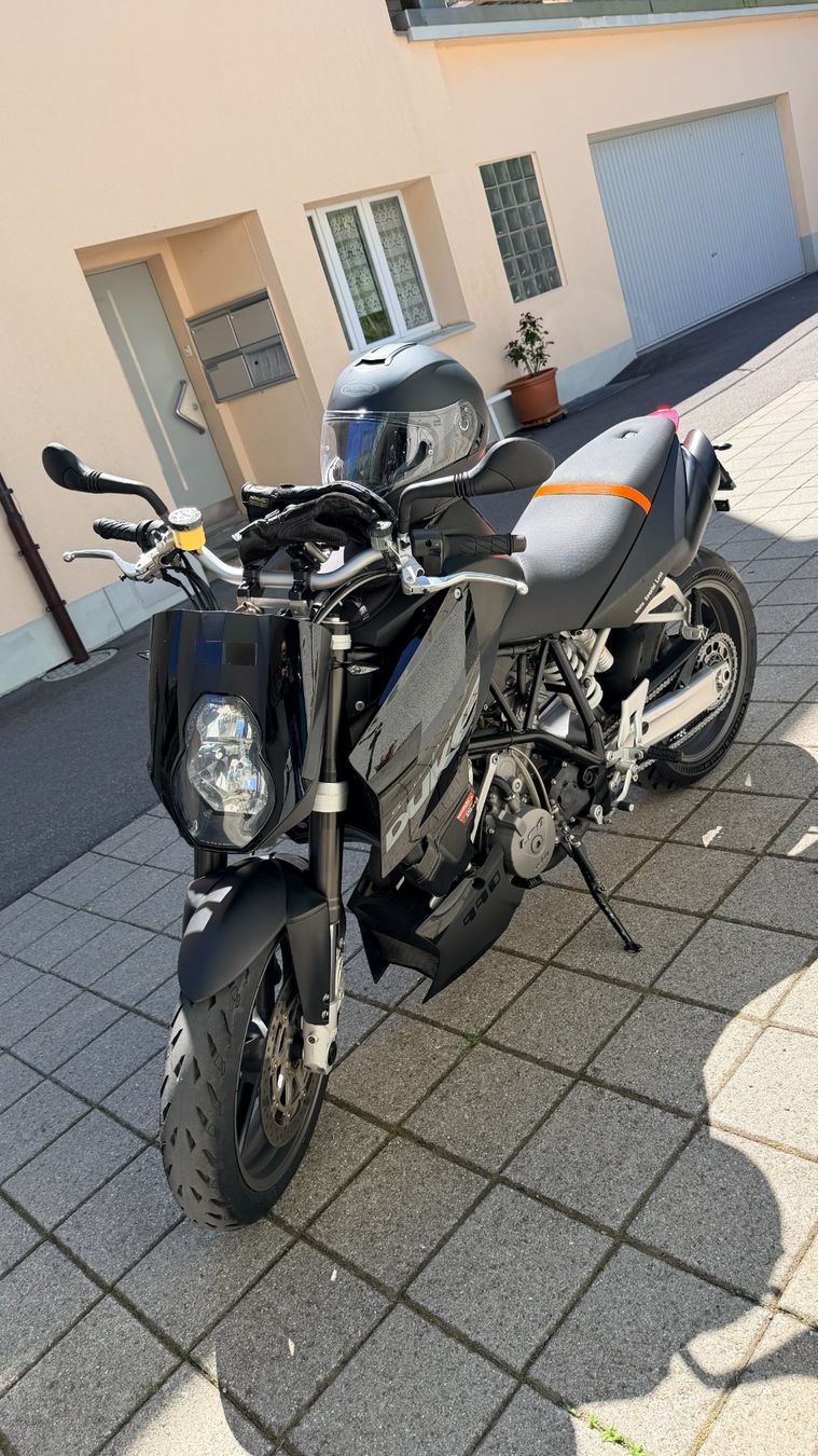 KTM Strada: KTM 990 Superduke – Usato da Muotathal venduto da H136