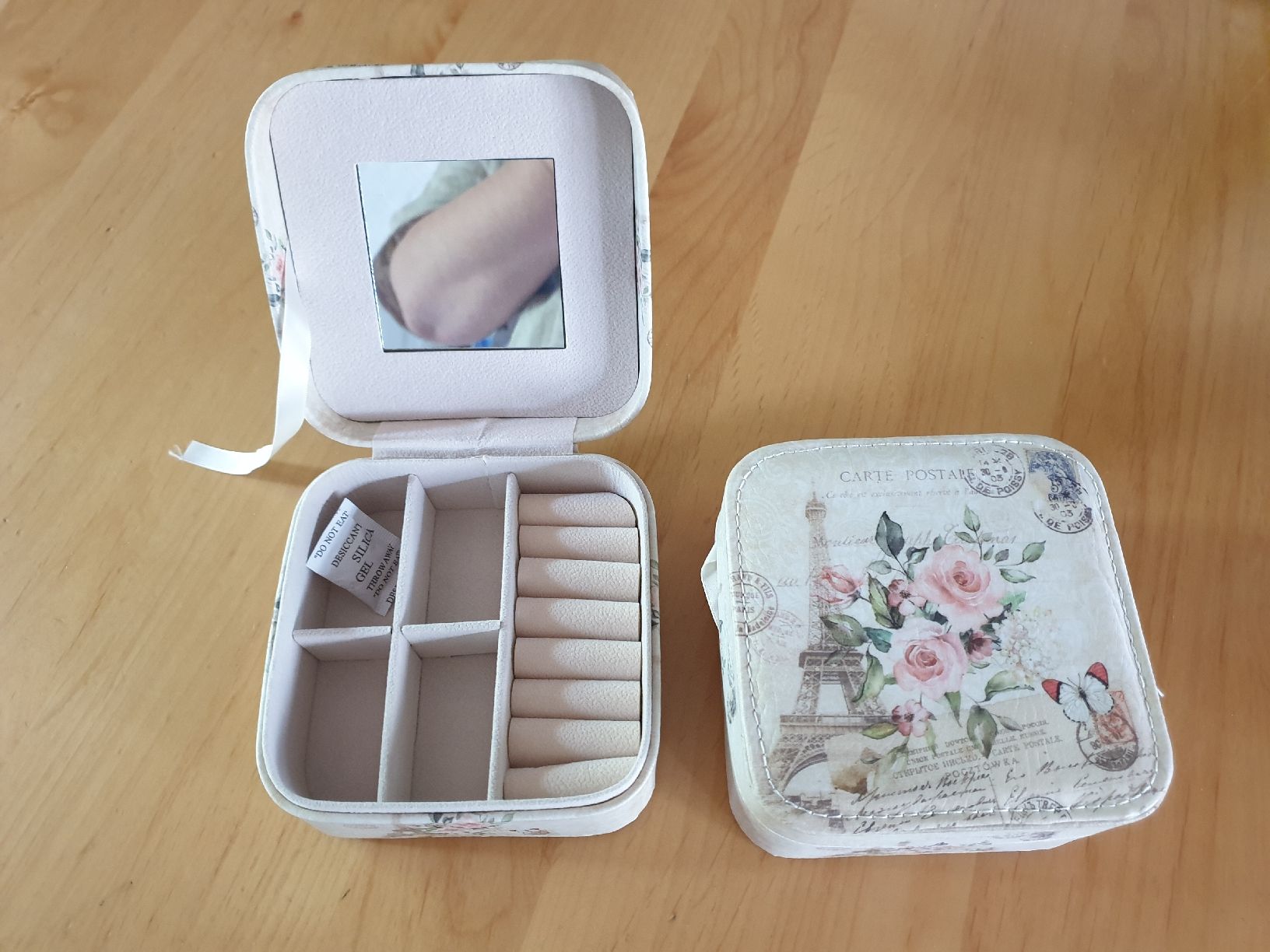 Portagioie: Petite boîte à bijoux (a) – Nuovo (secondo la descrizione) da Moutier venduto da valentine014