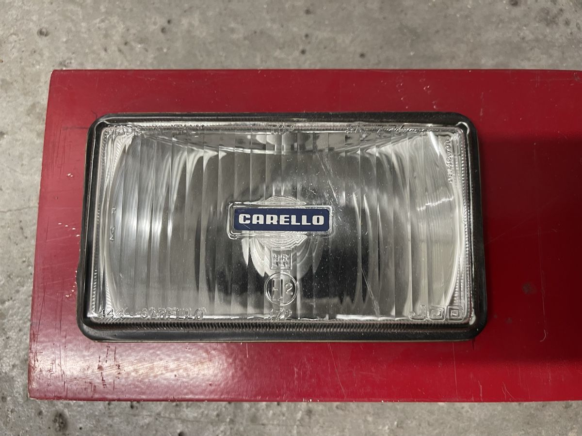 Carello Scheinwerfer: Carello headlights panel red used condition – Gebraucht aus Genève von DEBARR.AS 1