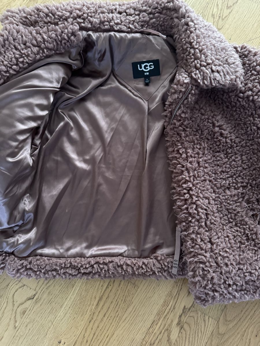 Ugg Giacche: UGG Jacke – Usato da Rüegsauschachen venduto da nai_2jfm 3