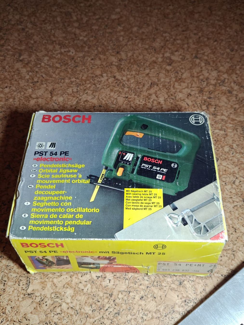 Bosch Seghe: Bosch Stichsäge PST 54 PE + Stichsägetisch – Usato da Sutz venduto da LOLO_90 1