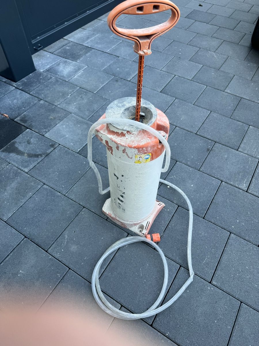 Stihl Alle Maschinen: STIHL Druckwasserbehälter – Gebraucht aus Wangenried von Kusterp90