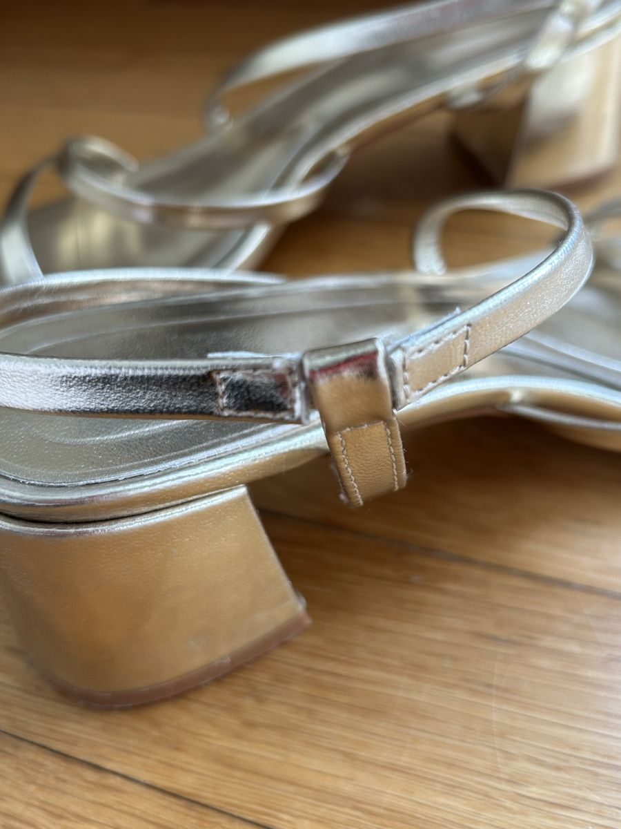 Scarpe da donna: Goldene Sandalen mit Absatz, Grösse 40 – Usato da Zürich venduto da Lolaa123 4