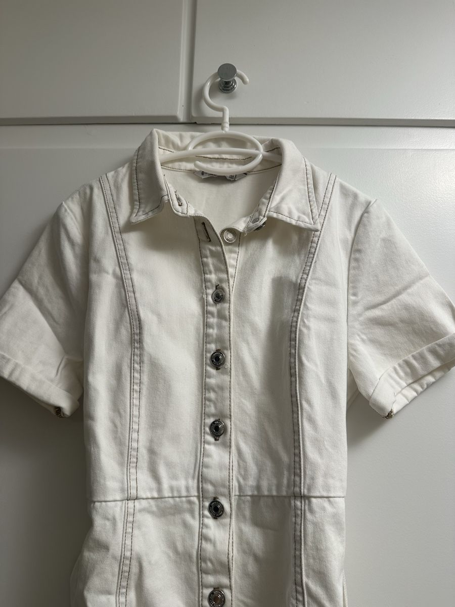 Stradivarius Kleider: Stradivarius white jeans dress – Neu (gemäss Beschreibung) aus Zürich von juz_2t2j 2