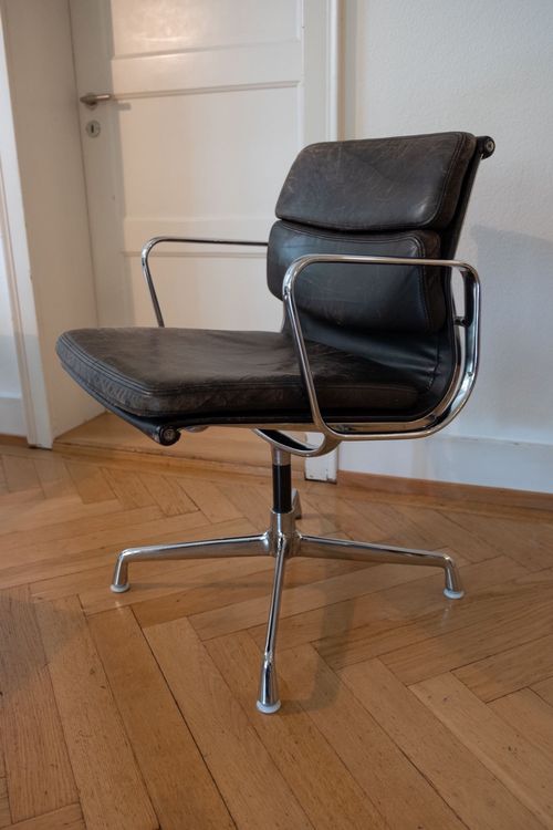 Vitra EA 208 Soft Pad Chair braun Kaufen auf Ricardo