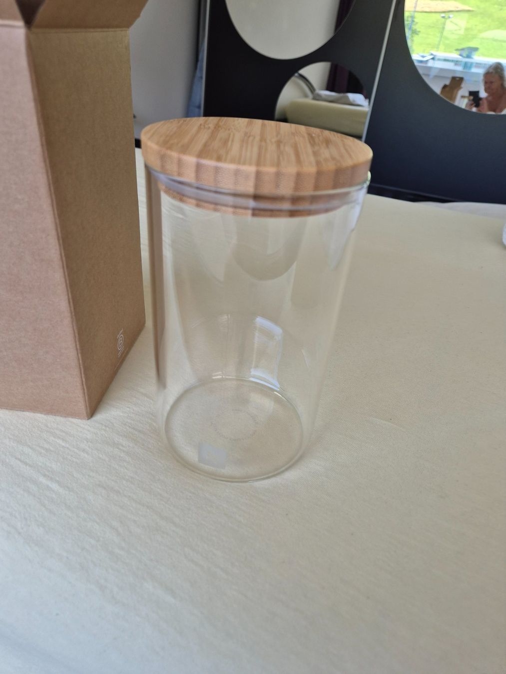 Contenitori & Simili: EXCLUSIVER NESPRESSO KAPSELDISPENDER MIT HOLZDECKEL – Usato da Dierikon venduto da Eloy01