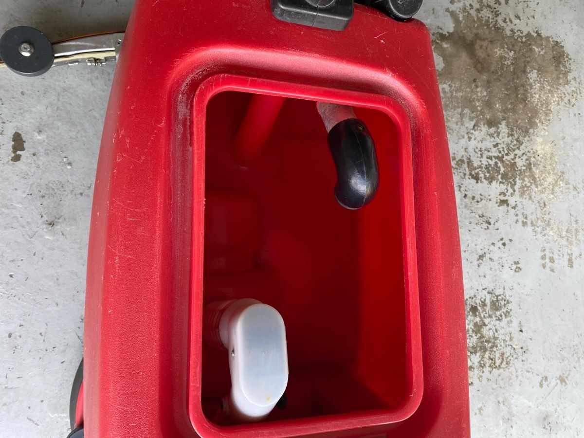 Cleanfix Toutes les machines: Cleanfix Scheuersaugmaschine RA 431E – D'occasion à Aristau par waikiki04 2
