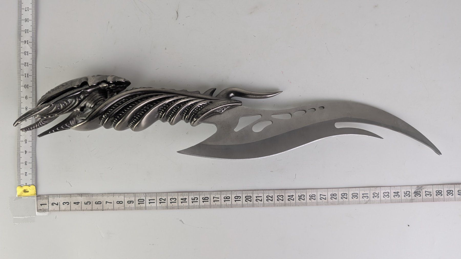 Tutte le decorazioni: Alien Messer mit Ständer, Deko Messer, scharf – Usato da Zürich venduto da axolottchen 4