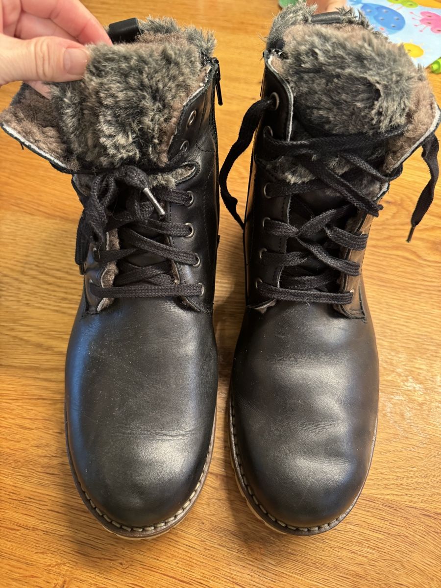 Damenschuhe: Winterstiefel gefüttert Gr. 42 – Gebraucht aus Niederbüren von Oetschli 1