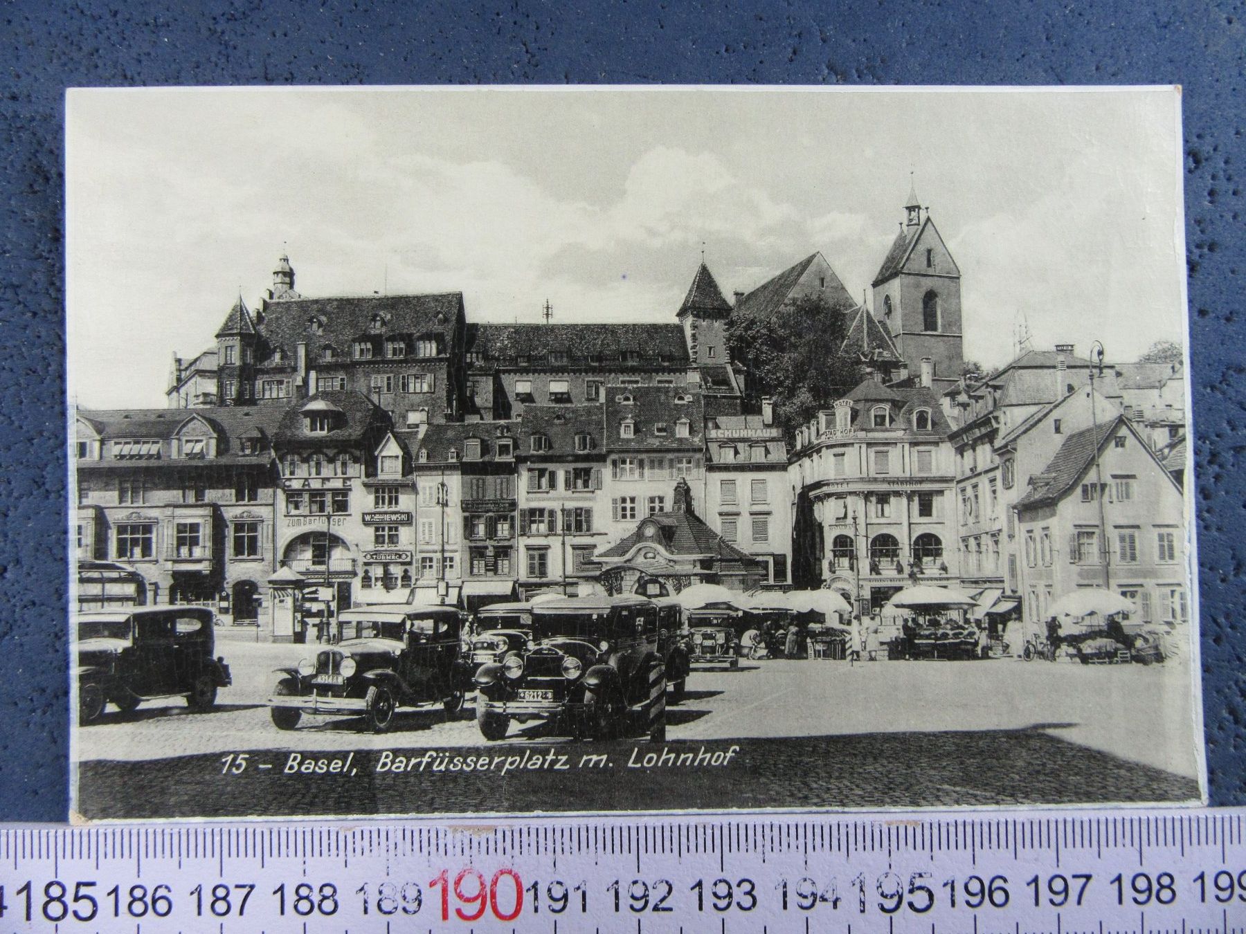 Cartoline postali: BASEL BARFÜSSERPLATZ LOHNHOF AUTO-PARKUNG OLDTIMER MARKT BS – Usato da Ettingen venduto da Hausi4711