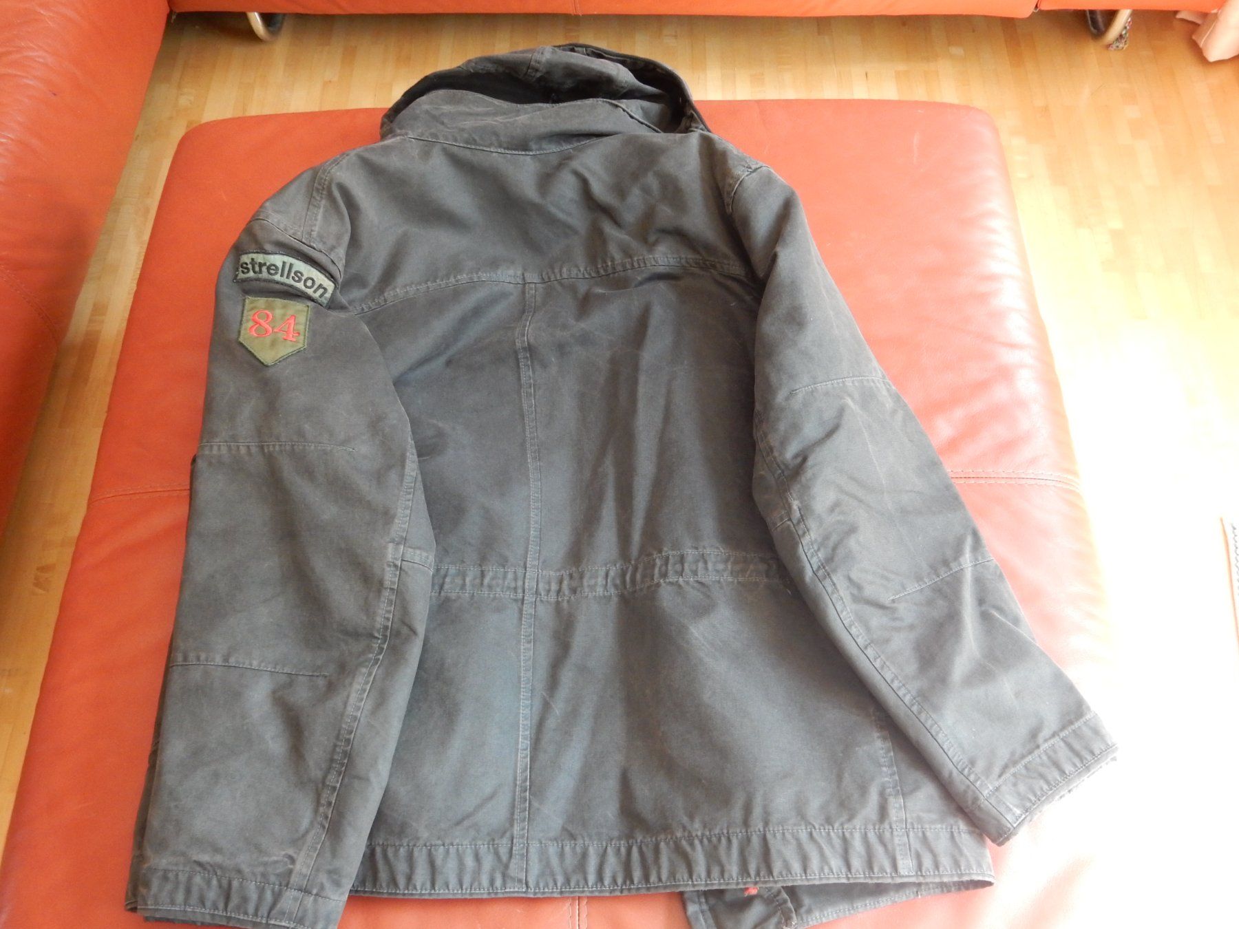 Vestes: jacke. – D'occasion à St.Gallen par yutha5 2