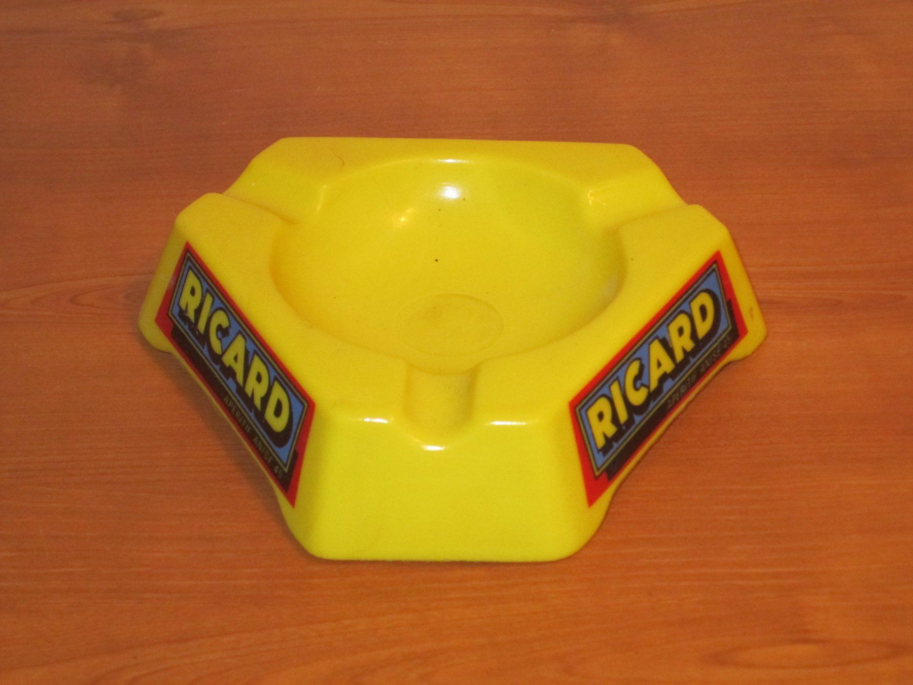 Cendriers: Ancien cendrier publicitaire Apéritif Ricard – D'occasion à Bonfol par zagato43e 2