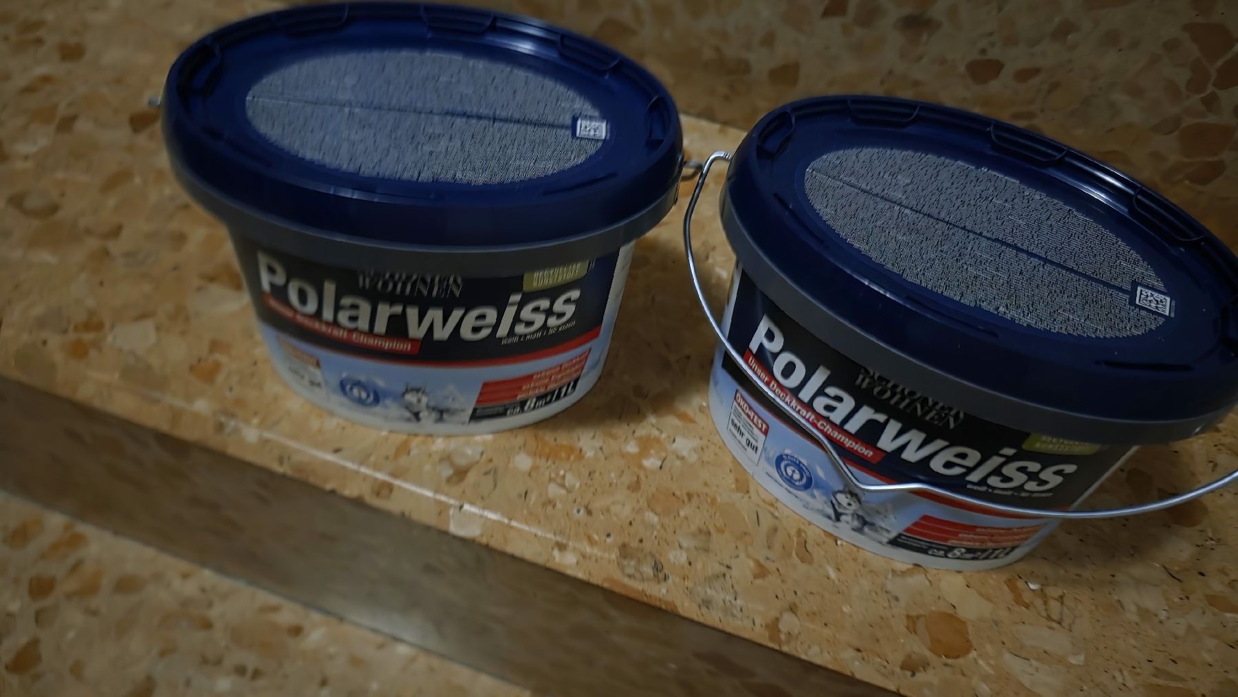 Colori: Farbe Polarweiss Innen 2 Liter 2023 – Nuovo (secondo la descrizione) da Niederweningen venduto da ste_7rdz