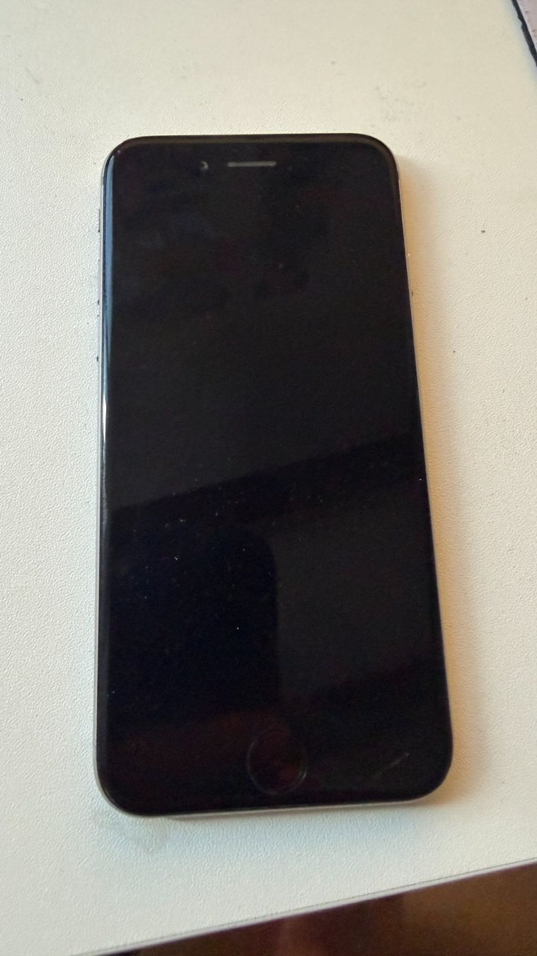 Apple Handys / Smartphones: iPhone 6 16 GB Silber gebraucht – Gebraucht aus Schönenberg TG von Superguddy777
