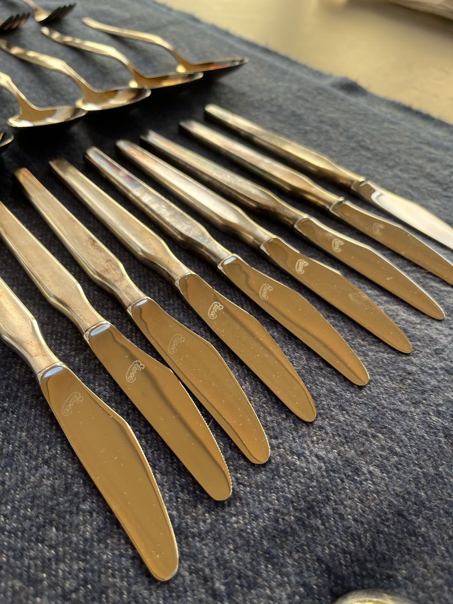 Set di posate: Neuwertiges Silberbesteck, 36 teilig, Wunderschön. – Nuovo (secondo la descrizione) da Würenlos venduto da Rekalo 9