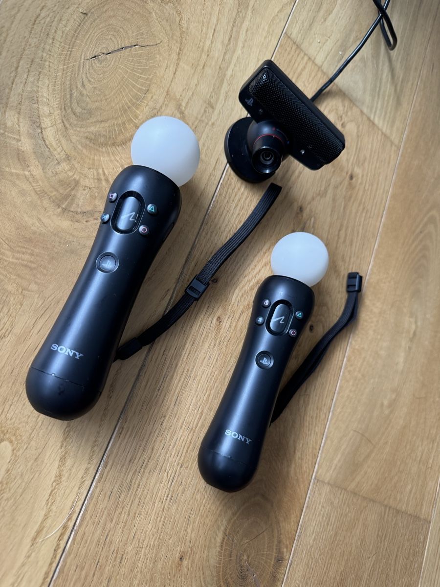 Sony Controller: 2x PS3 Move + Camera (PlayStation 3) – Usato da Horgen venduto da peterp 2