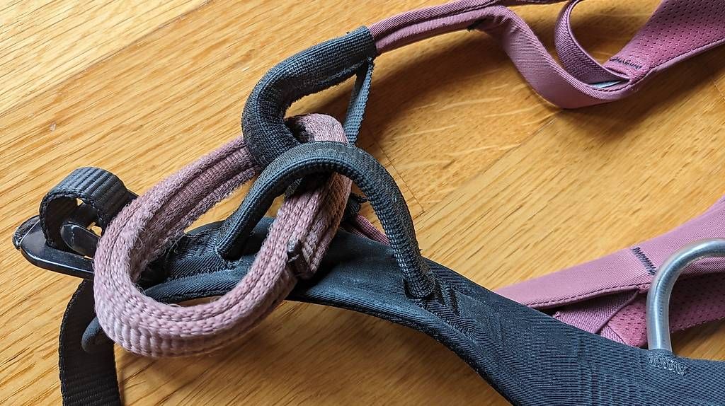 Black Diamond Attrezzatura da arrampicata: Black Diamond Solution Klettergurt Gr. S - Babsi Edition – Usato da Innertkirchen venduto da Flir 1