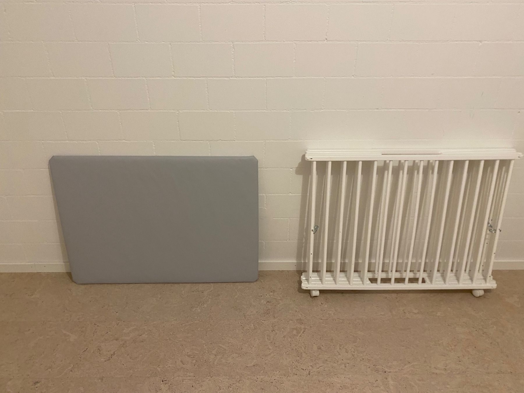 Box & Barriere di sicurezza: Laufgitter aus Holz – Usato da Weggis venduto da J_K_13 6