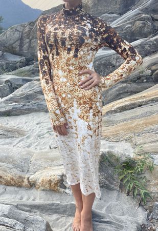 Abito manica lunga collo alto stampa beige marrone taglia S
