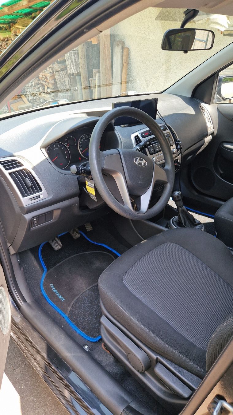 Hyundai Automobili: Hyundai i 20 – Usato da Adligenswil venduto da Petrak 4
