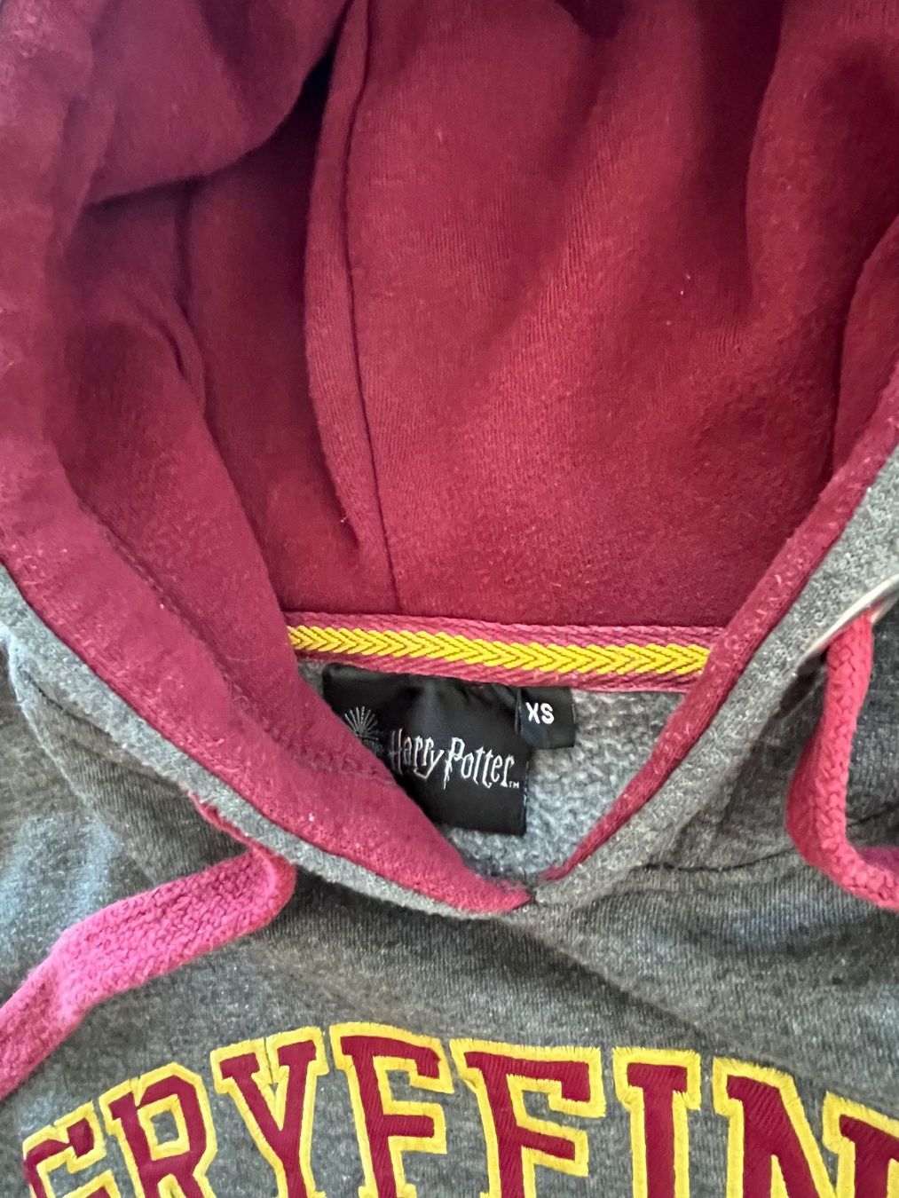 Pullover & Sweatshirts: Kapuzenpullover Original Gryffindor Harry Potter grau – Gebraucht aus Weisslingen von carmen_adb 1