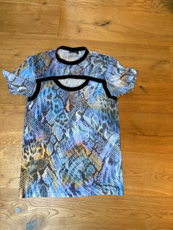Damen T-Shirt blau Schlangenmuster Gr L NEUE